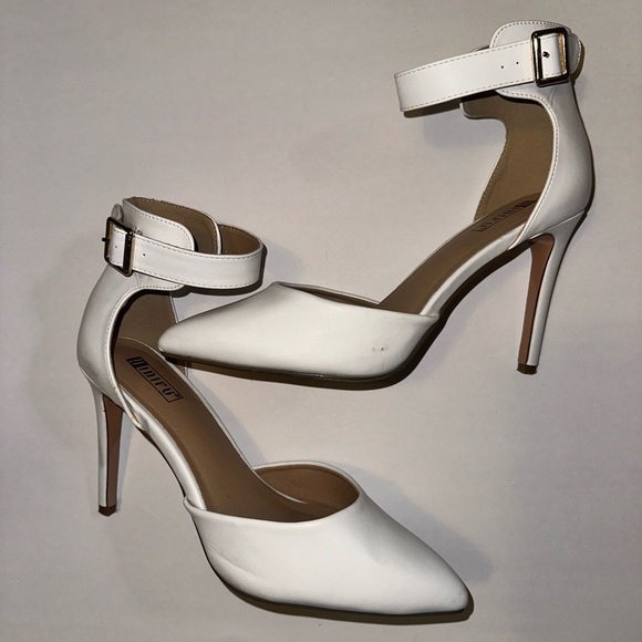 IDIFU White Ankle Strap Heels - Picture 9 of 10